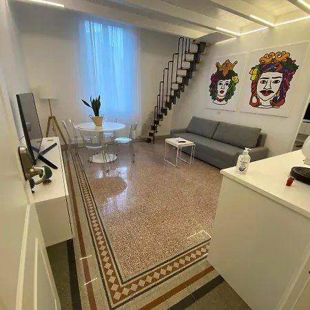 Palazzo Caltagirone Apartment *